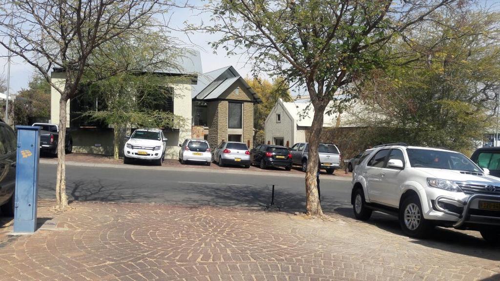 The Village Courtyard Suites & Executive Apartment Windhoek Ngoại thất bức ảnh